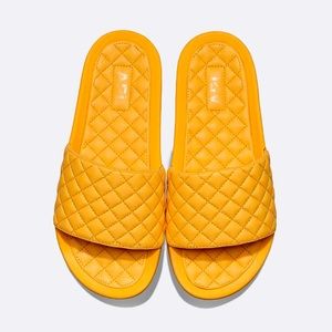 APL SLIDES IN MARIGOLD, SIZE 8